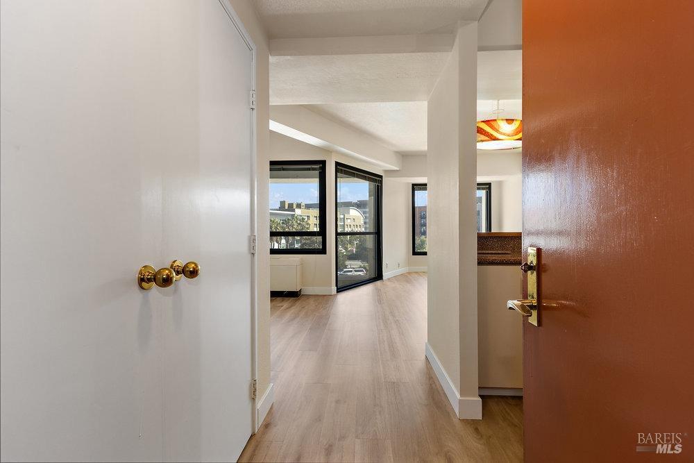 Detail Gallery Image 4 of 45 For 6363 Christie Ave #321,  Emeryville,  CA 94608 - 1 Beds | 1 Baths