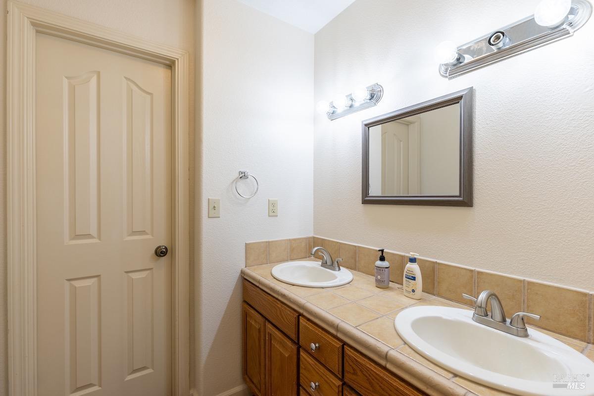 Detail Gallery Image 23 of 46 For 9822 Marsh View Way, Lower Lake,  CA 95457 - 6 Beds | 2/1 Baths