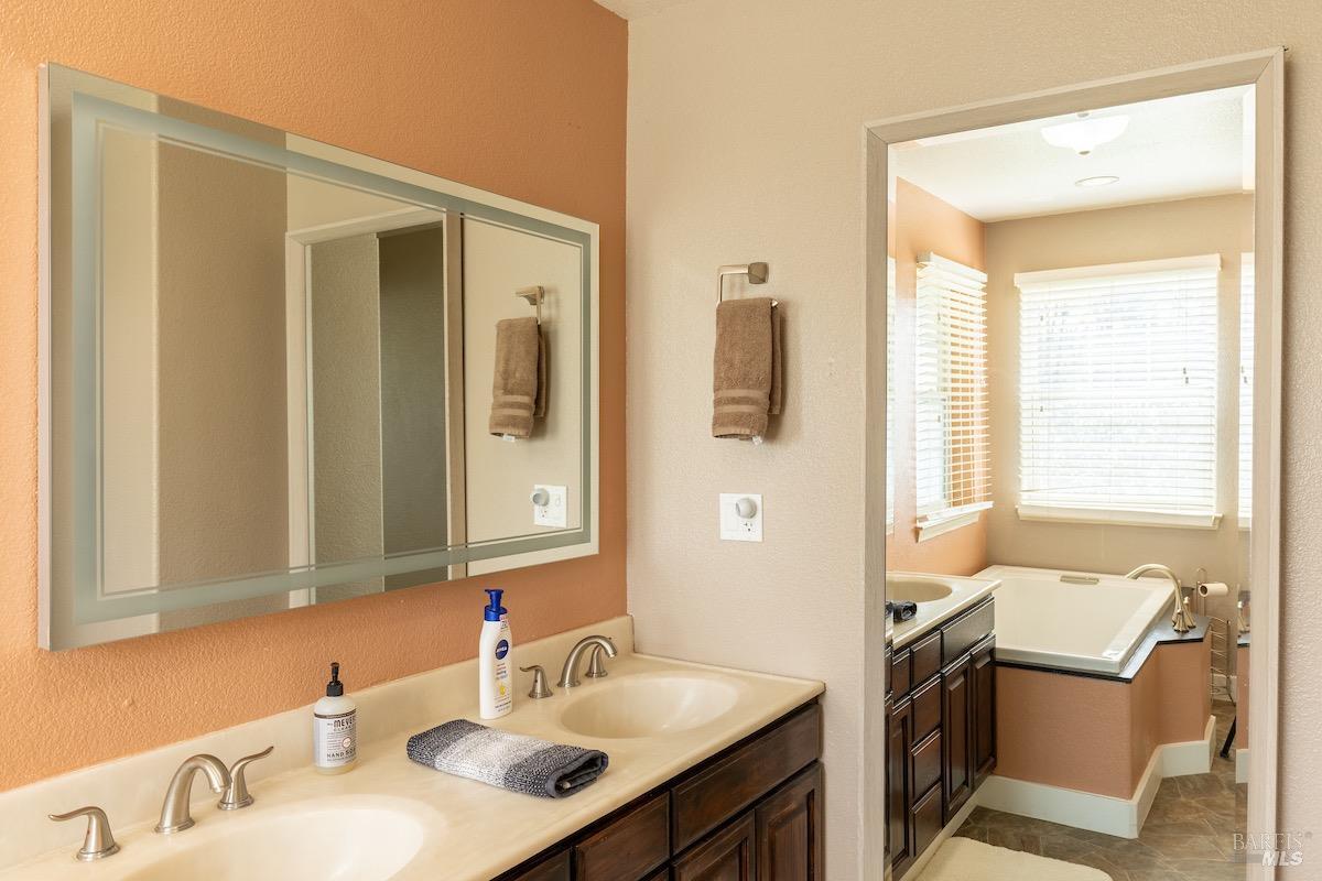 Detail Gallery Image 24 of 46 For 9822 Marsh View Way, Lower Lake,  CA 95457 - 6 Beds | 2/1 Baths