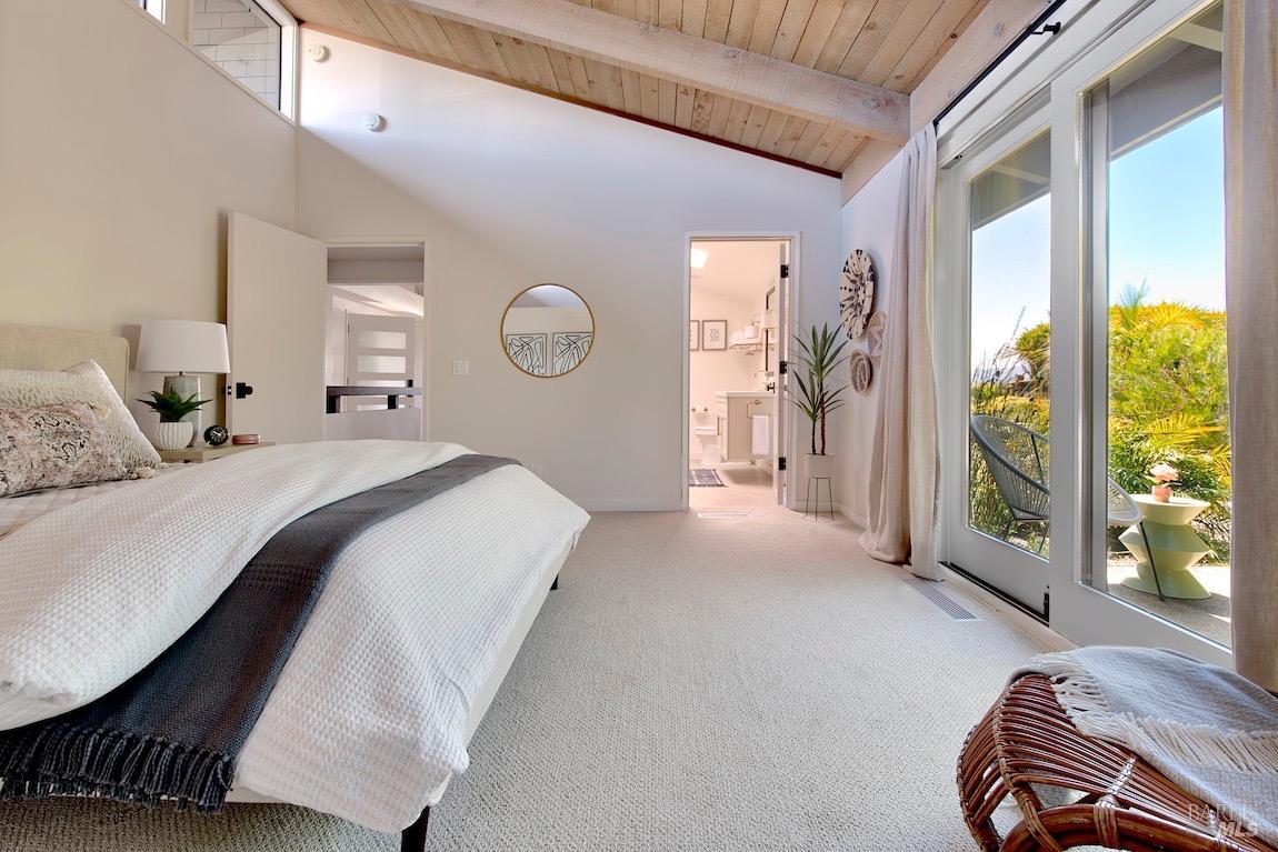 Detail Gallery Image 22 of 40 For 31 Redding Ct, Tiburon,  CA 94920 - 2 Beds | 2/1 Baths