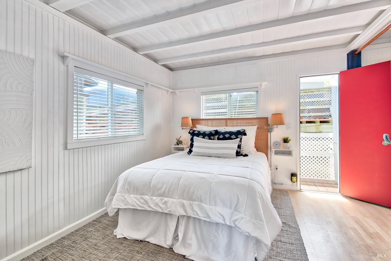 Detail Gallery Image 15 of 21 For 14 E Pier Unkn, Sausalito,  CA 94965 - 2 Beds | 1 Baths