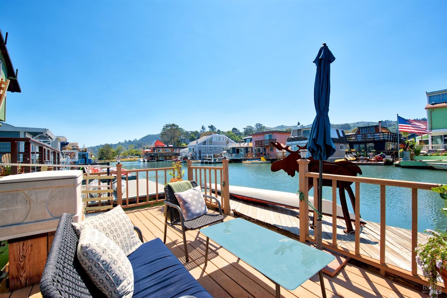 Detail Gallery Image 15 of 19 For 21 E Pier Unkn, Sausalito,  CA 94965 - 2 Beds | 1/1 Baths