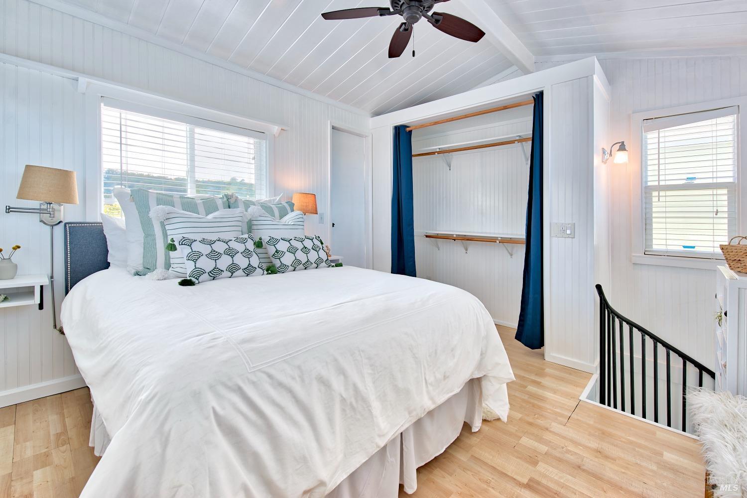 Detail Gallery Image 17 of 21 For 14 E Pier Unkn, Sausalito,  CA 94965 - 2 Beds | 1 Baths