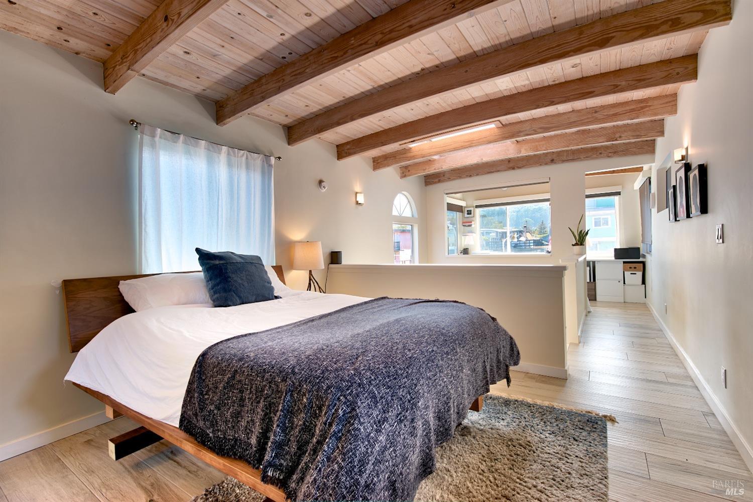 Detail Gallery Image 13 of 19 For 21 E Pier Unkn, Sausalito,  CA 94965 - 2 Beds | 1/1 Baths