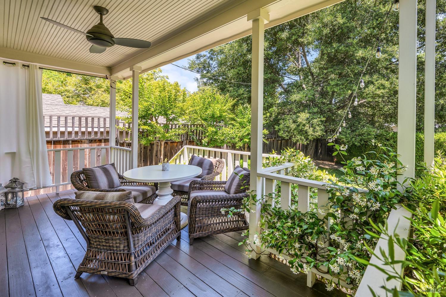 Detail Gallery Image 1 of 31 For 1729 Alexander Ct, Saint Helena,  CA 94574 - 3 Beds | 2/1 Baths