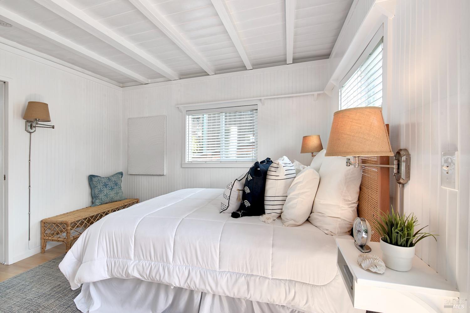 Detail Gallery Image 16 of 21 For 14 E Pier Unkn, Sausalito,  CA 94965 - 2 Beds | 1 Baths