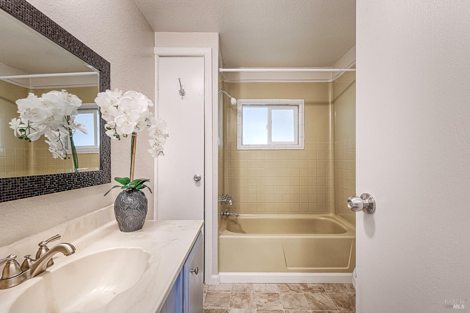 Detail Gallery Image 25 of 49 For 73 Leisure Park Cir, Santa Rosa,  CA 95401 - 3 Beds | 2 Baths
