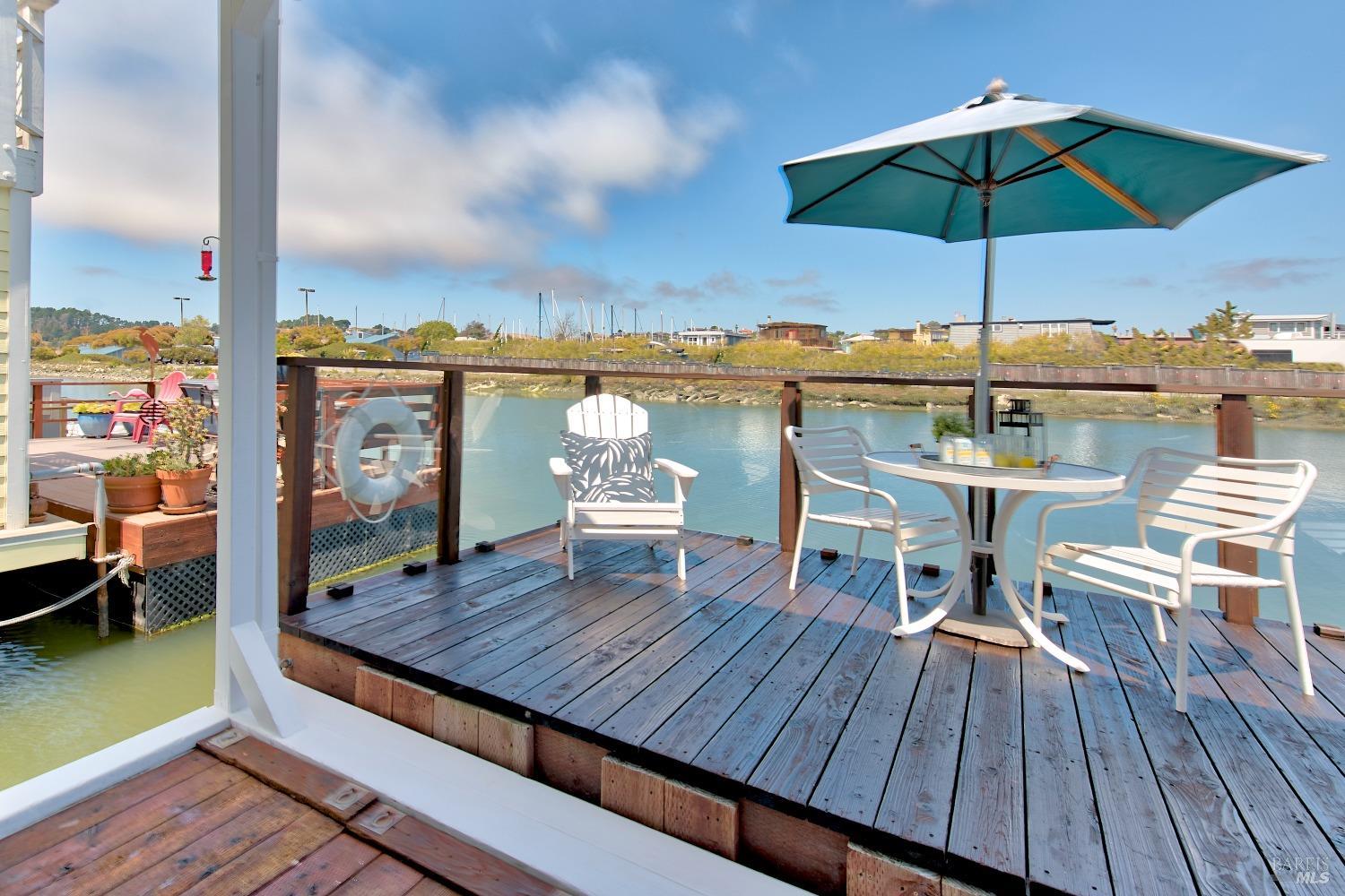 Detail Gallery Image 2 of 21 For 14 E Pier Unkn, Sausalito,  CA 94965 - 2 Beds | 1 Baths