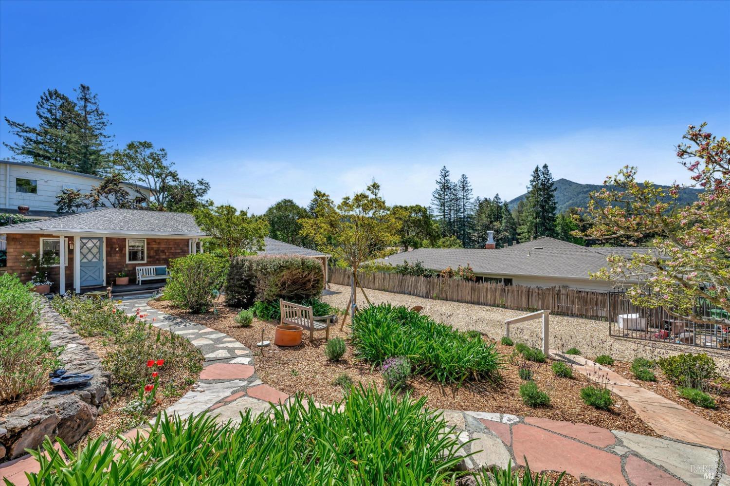Detail Gallery Image 31 of 59 For 10 Butterfly Ln, Kentfield,  CA 94904 - 4 Beds | 3 Baths