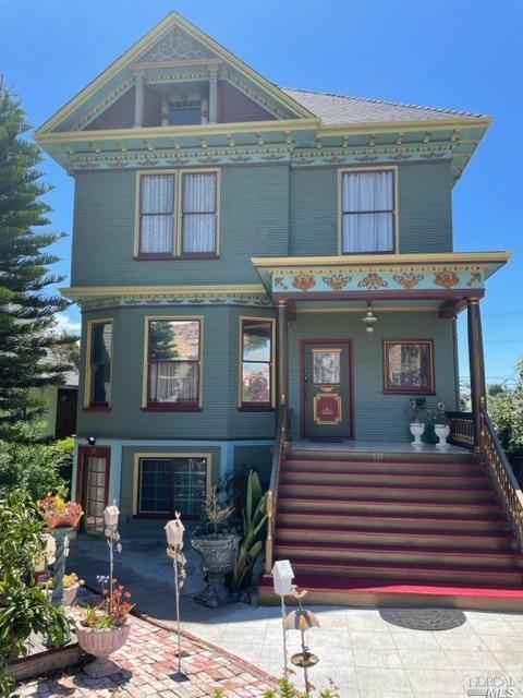Magnificent Queen Anne mini Mansion masterfully built in 1906 in the historical-heritage district of