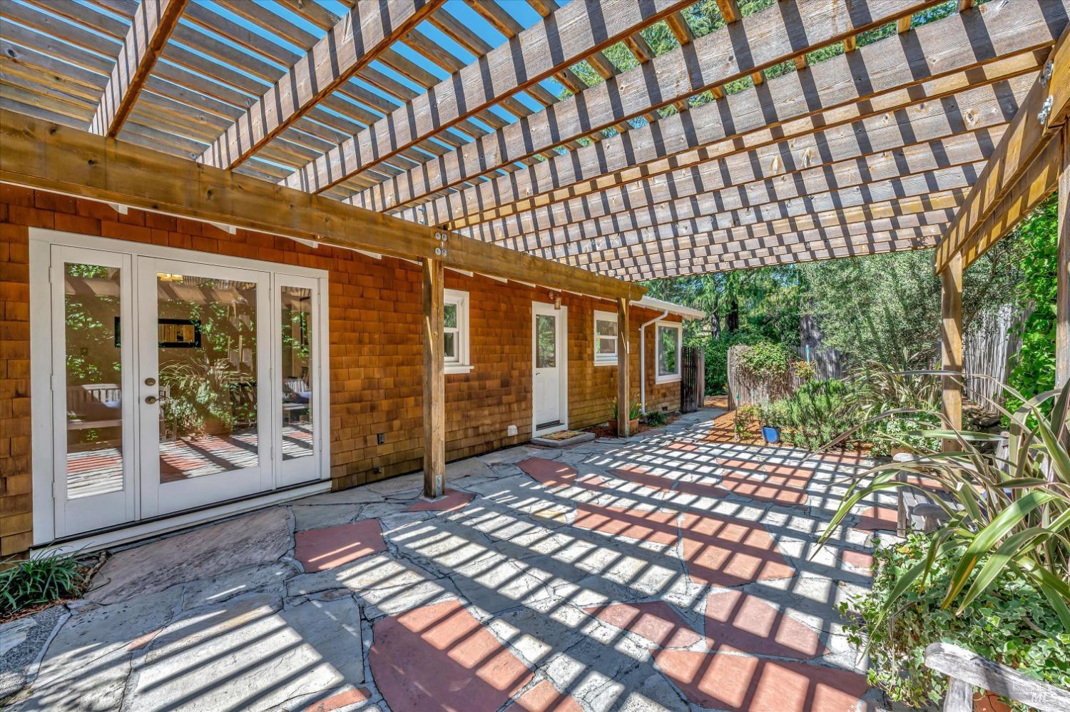 Detail Gallery Image 50 of 59 For 10 Butterfly Ln, Kentfield,  CA 94904 - 4 Beds | 3 Baths
