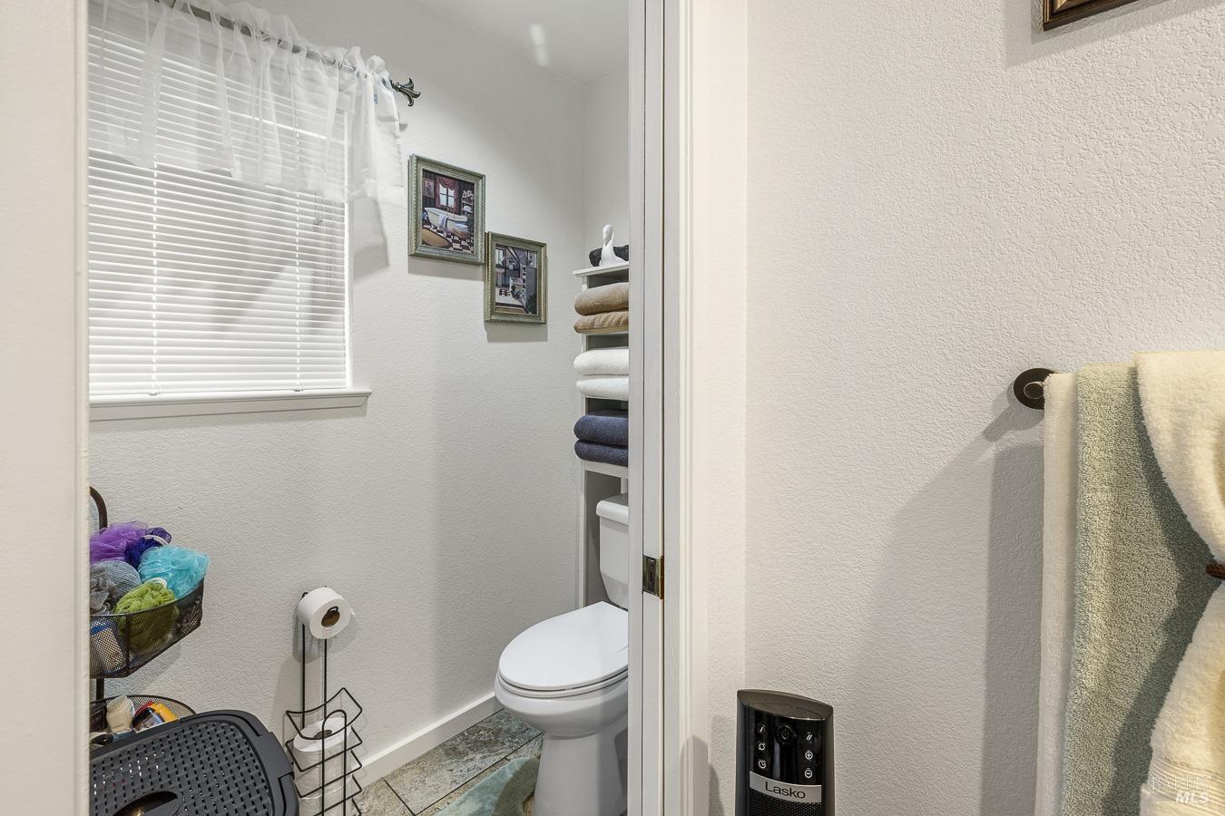 Detail Gallery Image 11 of 40 For 143 Humphrey Ln, Vallejo,  CA 94591 - 3 Beds | 2/1 Baths