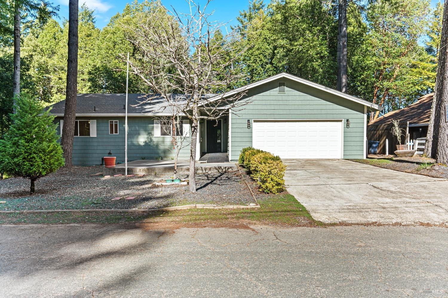 Photo of 25843 Bear Ln in Willits, CA