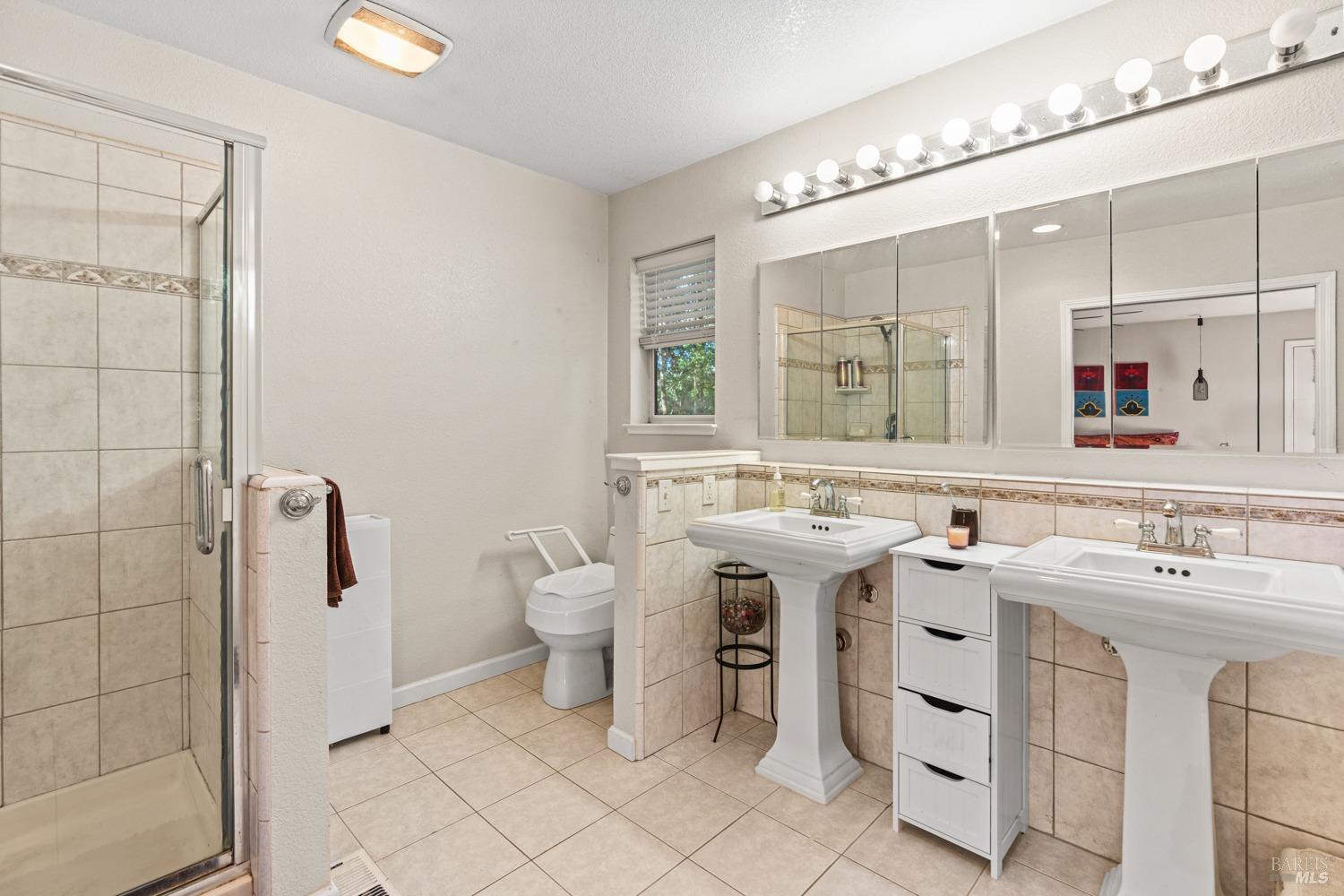 Detail Gallery Image 18 of 41 For 25843 Bear Ln, Willits,  CA 95490 - 4 Beds | 3/1 Baths