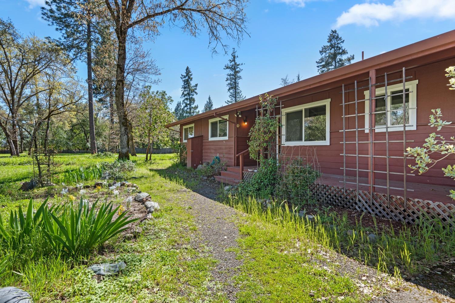 Detail Gallery Image 3 of 27 For 2310 Rancheria Rd, Redwood Valley,  CA 95470 - 3 Beds | 2 Baths