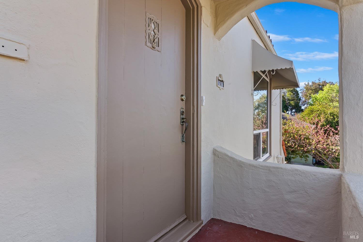 Detail Gallery Image 3 of 36 For 1216 Amador St, Vallejo,  CA 94590 - 3 Beds | 1/1 Baths