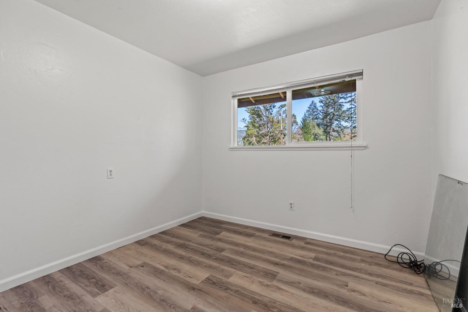 Detail Gallery Image 10 of 27 For 2310 Rancheria Rd, Redwood Valley,  CA 95470 - 3 Beds | 2 Baths