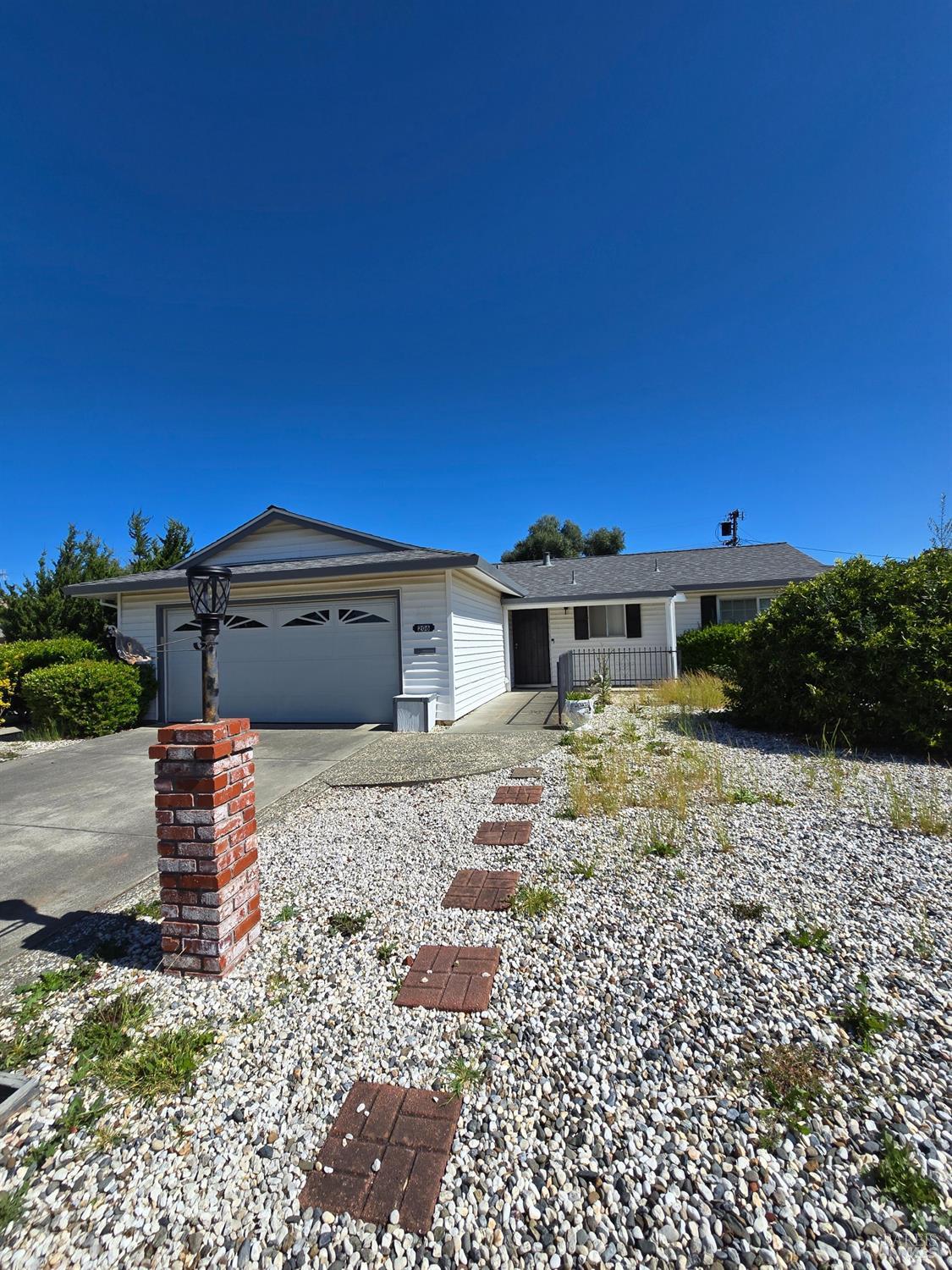 Photo of 206 Olympic Cir in Vacaville, CA