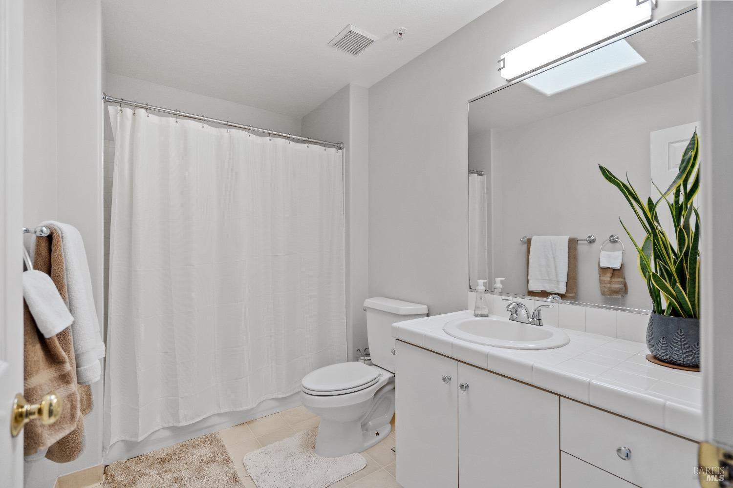 Detail Gallery Image 31 of 45 For 55 Dowitcher Way, San Rafael,  CA 94901 - 3 Beds | 2/1 Baths