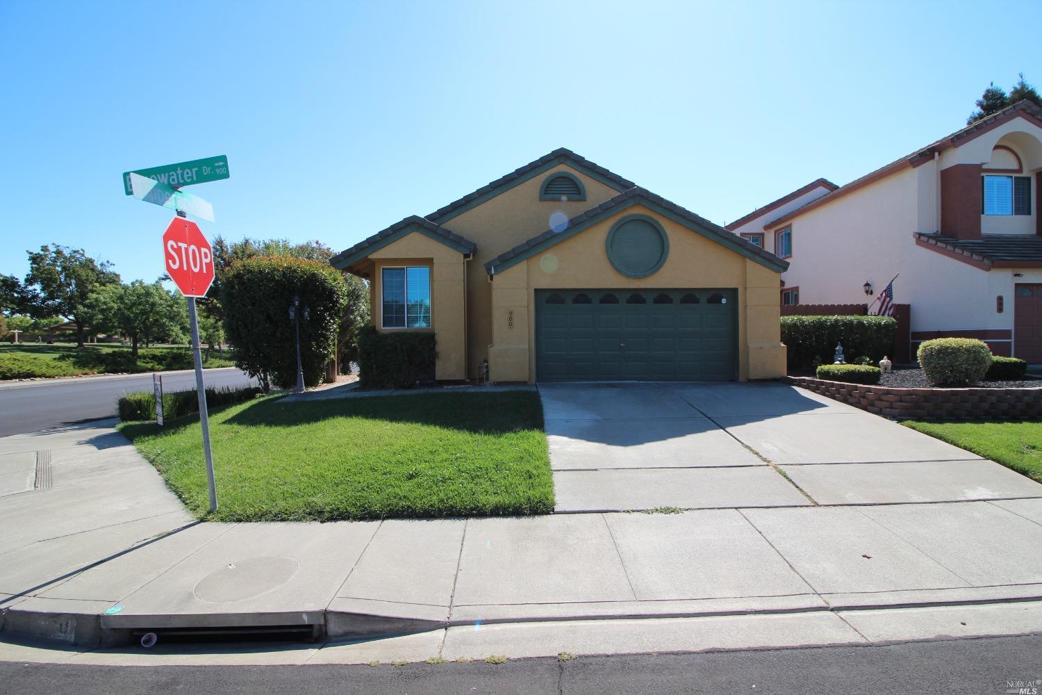 Photo of 900 Bluewater Dr in Vacaville, CA