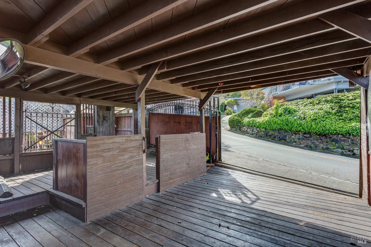Detail Gallery Image 30 of 38 For 48 Bulkley Ave, Sausalito,  CA 94965 - 4 Beds | 5/1 Baths