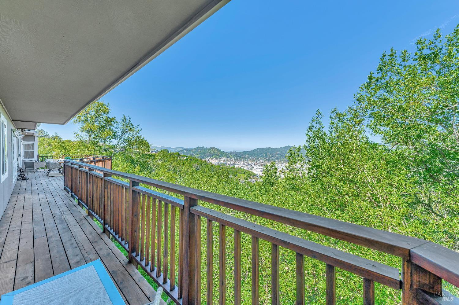 Detail Gallery Image 31 of 72 For 154 Bret Harte Rd, San Rafael,  CA 94901 - 3 Beds | 4 Baths