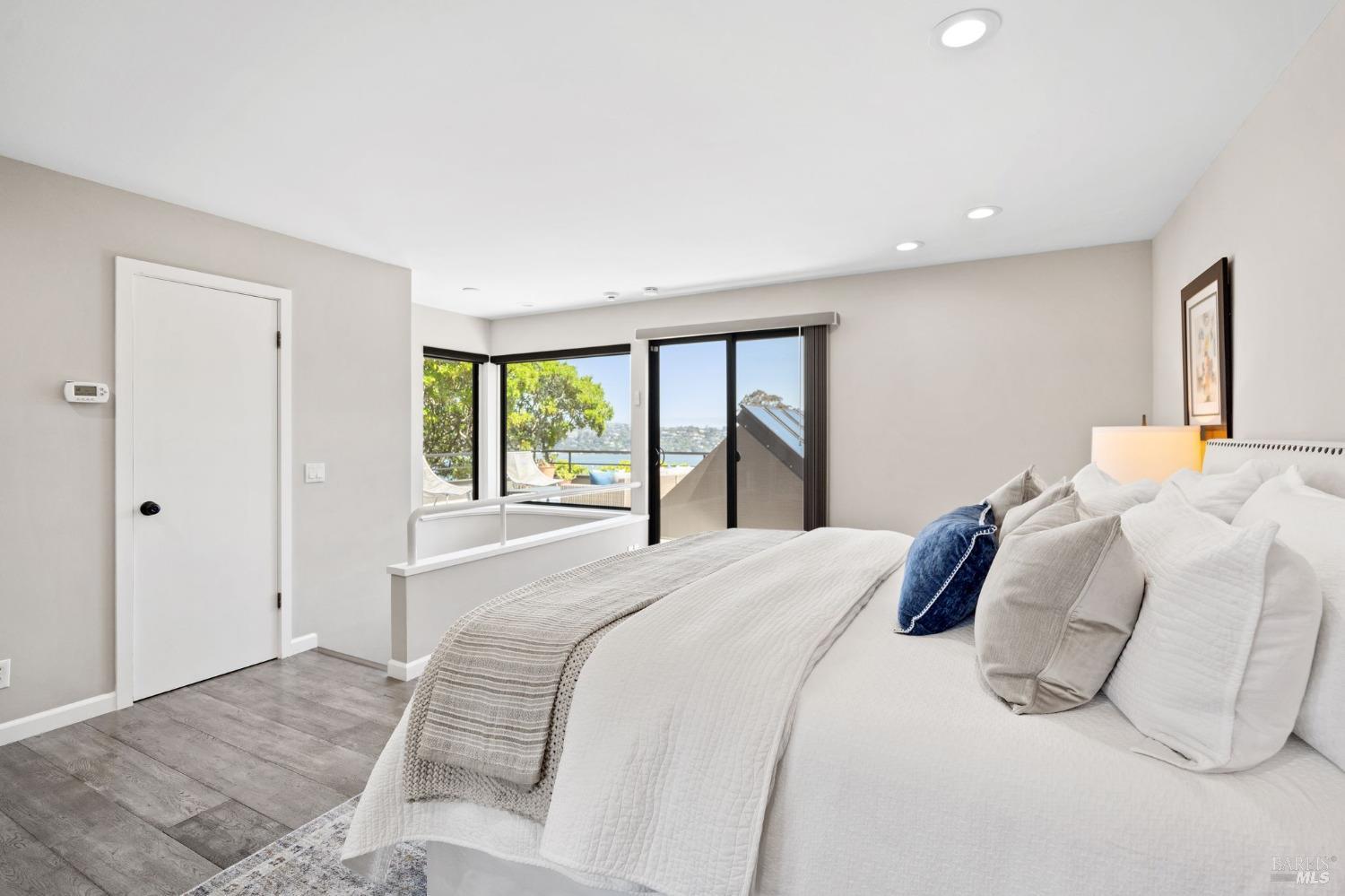 Detail Gallery Image 32 of 48 For 10 Laurel Ln, Sausalito,  CA 94965 - 4 Beds | 3/2 Baths