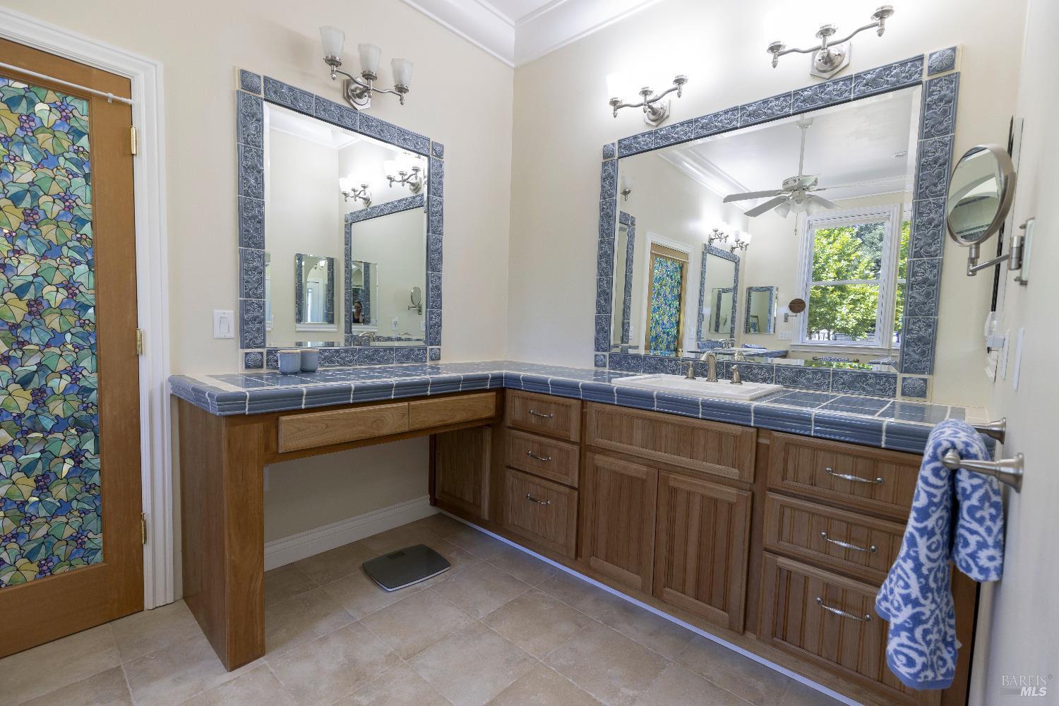 Detail Gallery Image 17 of 76 For 405 Countryside Ct, Santa Rosa,  CA 95401 - 4 Beds | 4 Baths