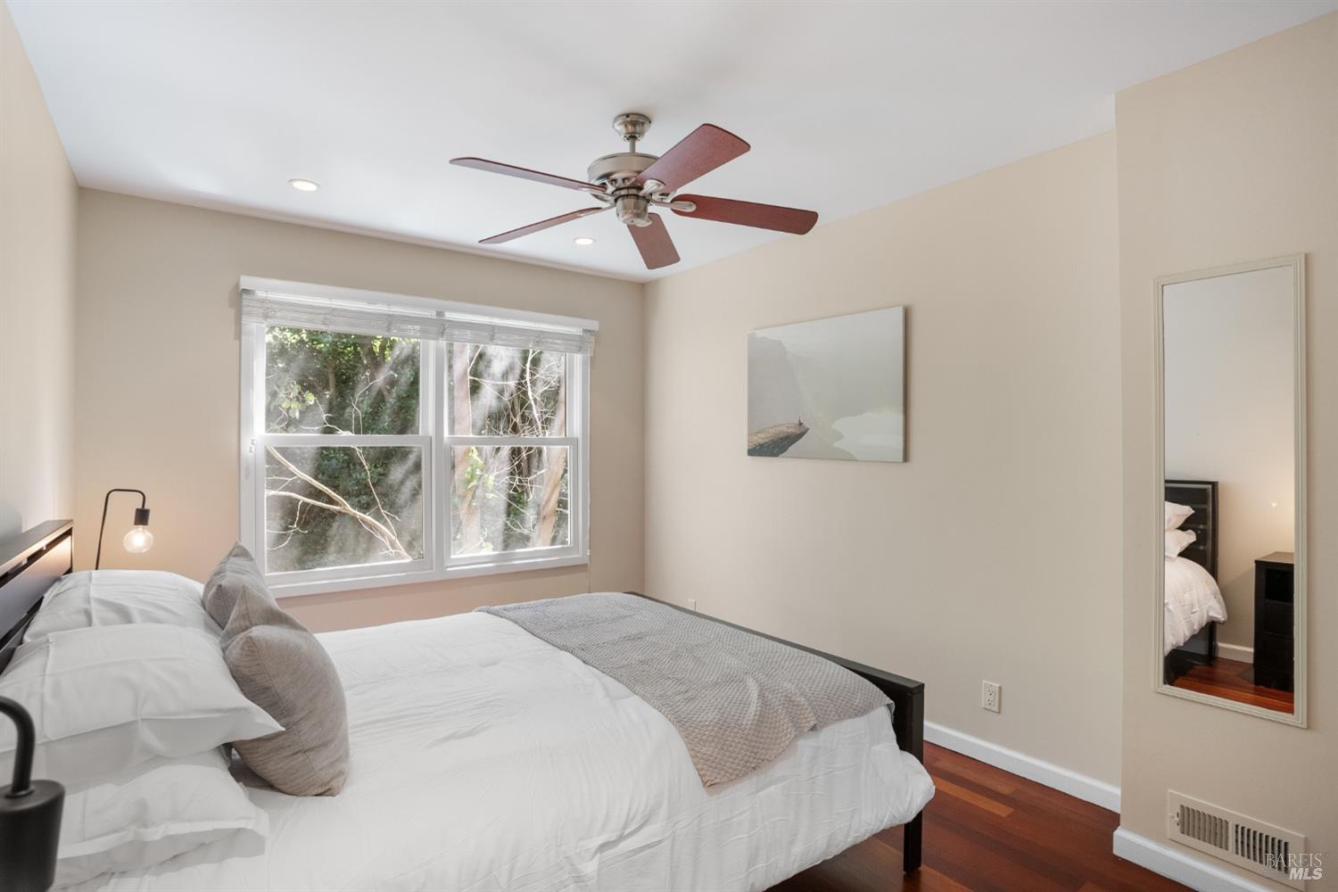 Detail Gallery Image 26 of 39 For 529 Nevada St, Sausalito,  CA 94965 - 2 Beds | 1/1 Baths