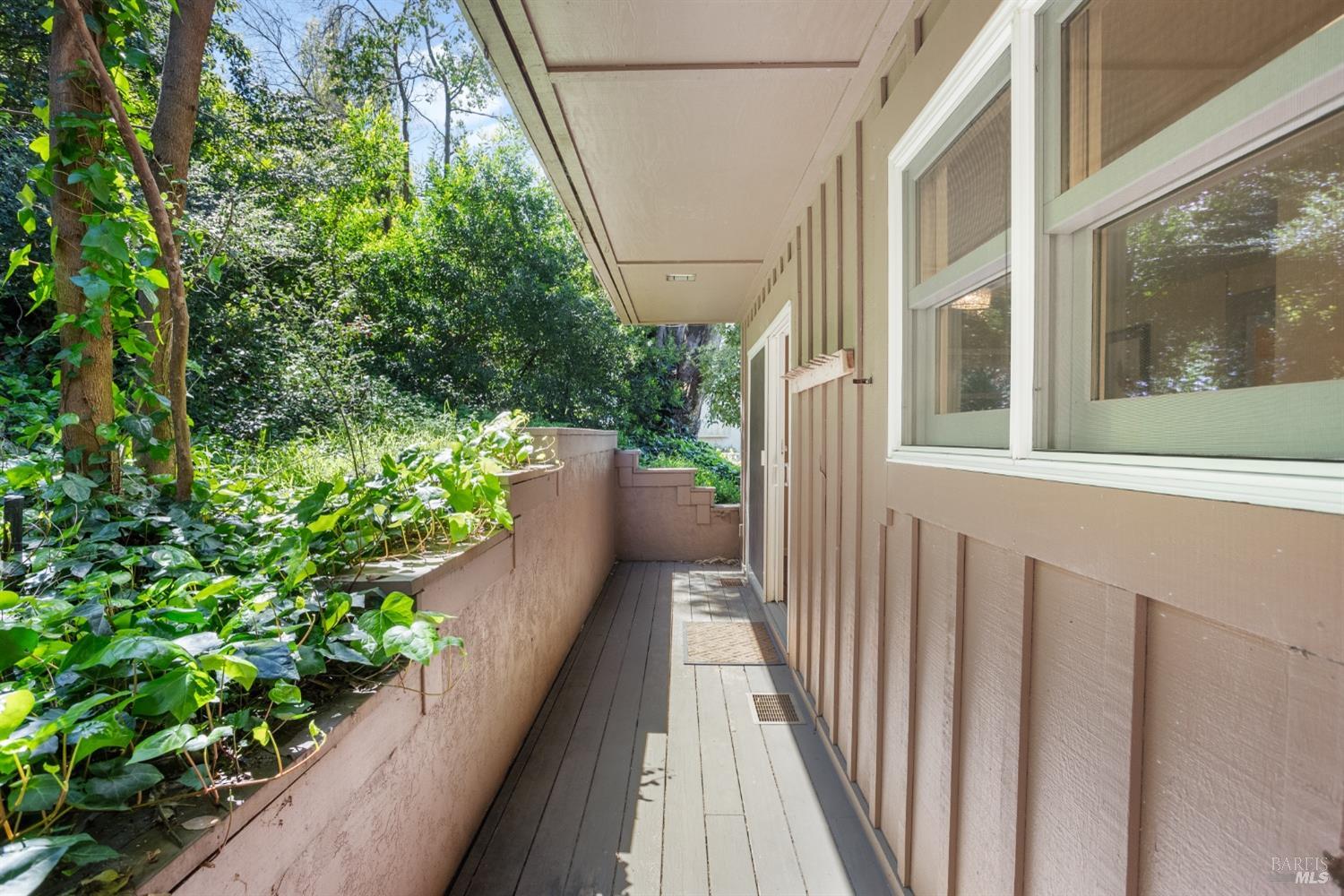 Detail Gallery Image 31 of 39 For 529 Nevada St, Sausalito,  CA 94965 - 2 Beds | 1/1 Baths