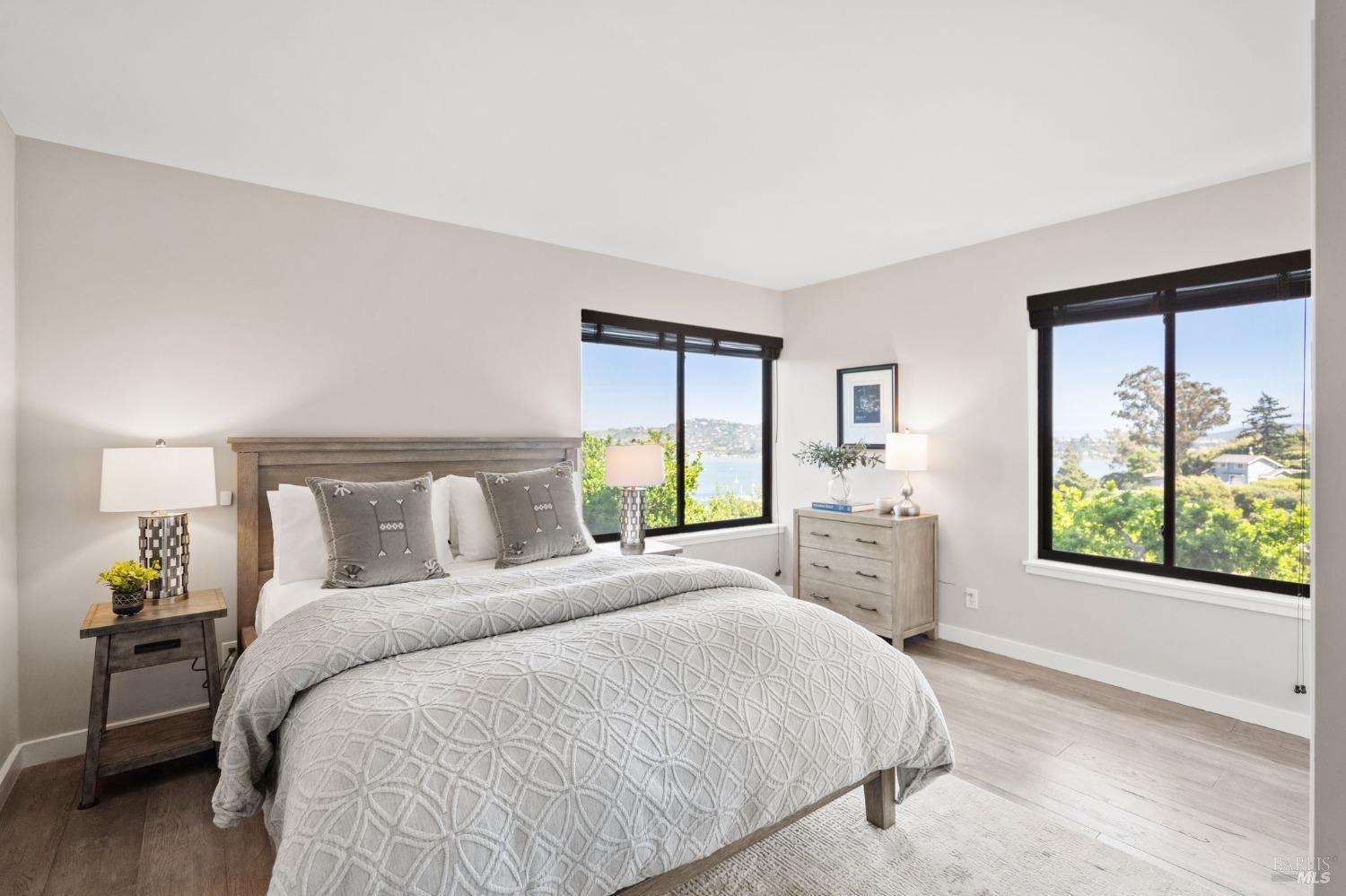 Detail Gallery Image 36 of 48 For 10 Laurel Ln, Sausalito,  CA 94965 - 4 Beds | 3/2 Baths