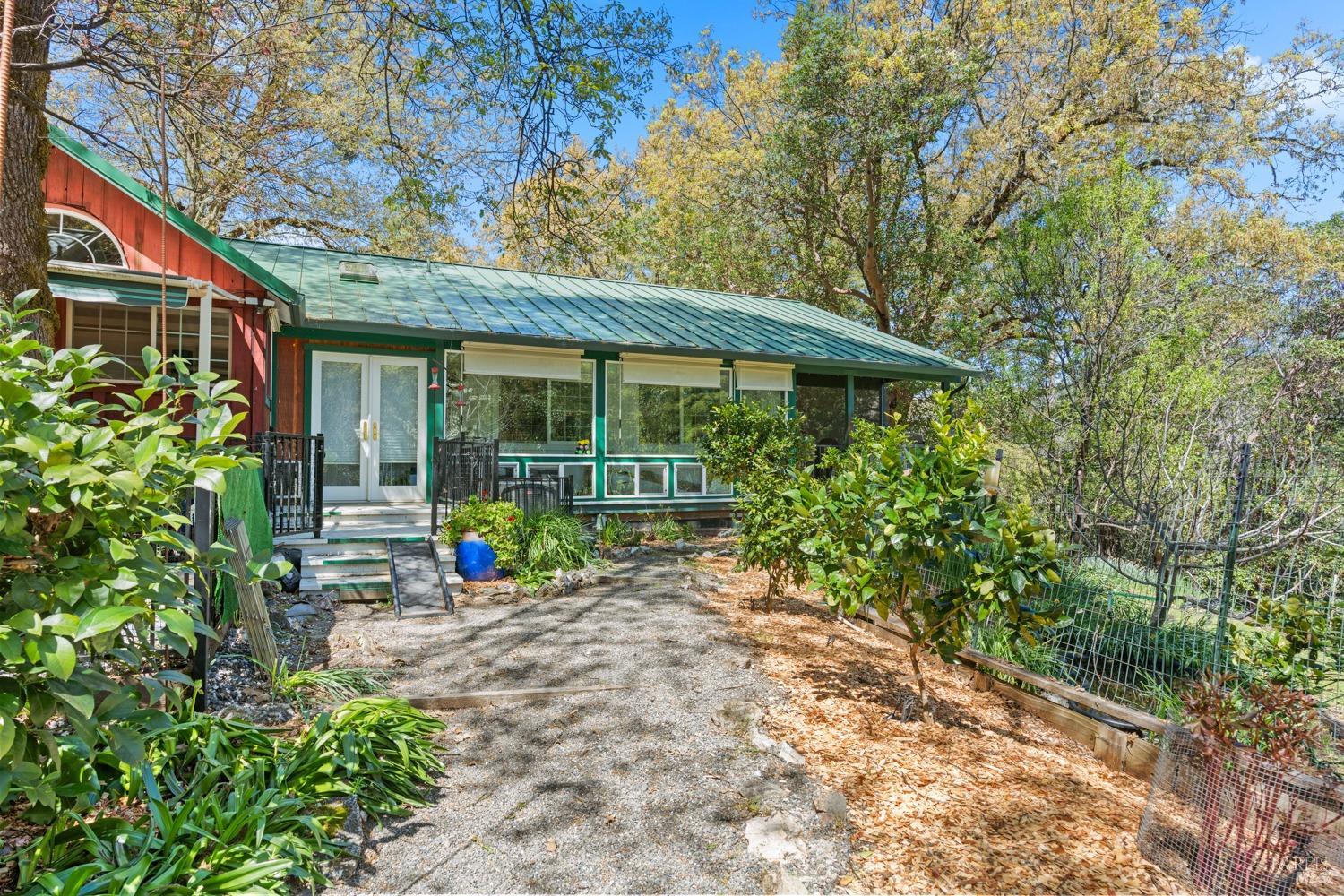 Detail Gallery Image 1 of 66 For 201 Pine Ridge Rd, Ukiah,  CA 95482 - 1 Beds | 1 Baths