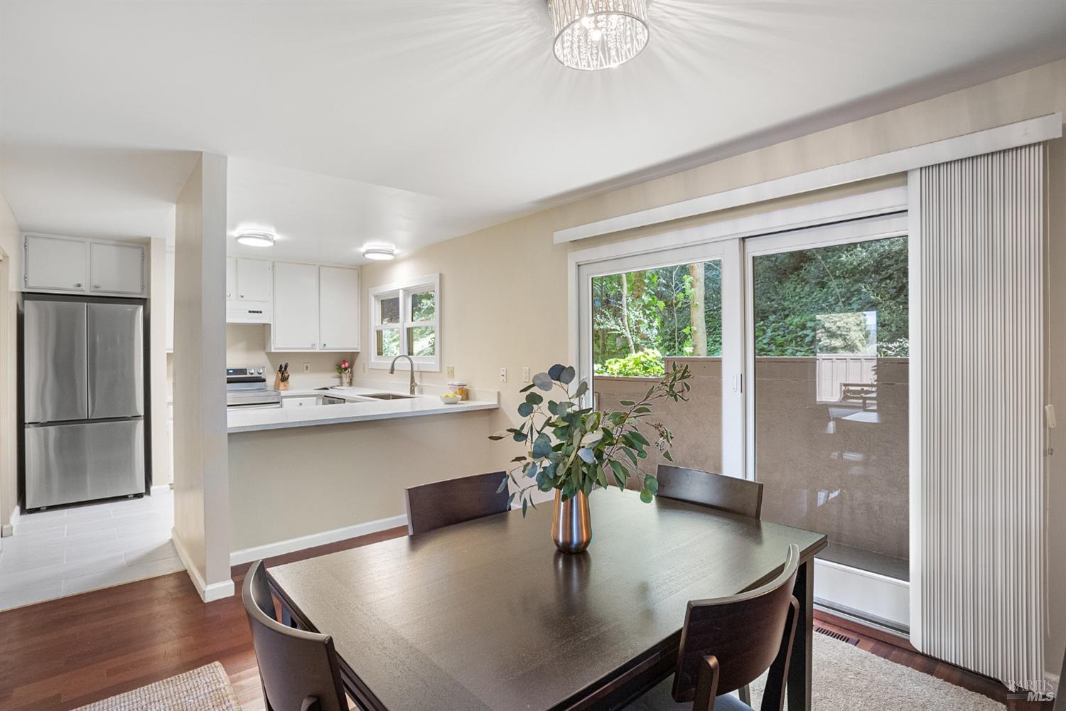 Detail Gallery Image 13 of 39 For 529 Nevada St, Sausalito,  CA 94965 - 2 Beds | 1/1 Baths