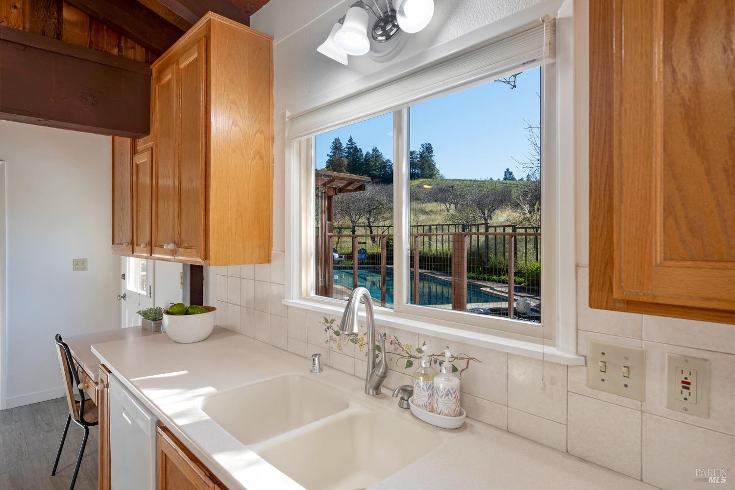 Detail Gallery Image 24 of 85 For 1905 Green Hill Rd, Sebastopol,  CA 95472 - 4 Beds | 2 Baths