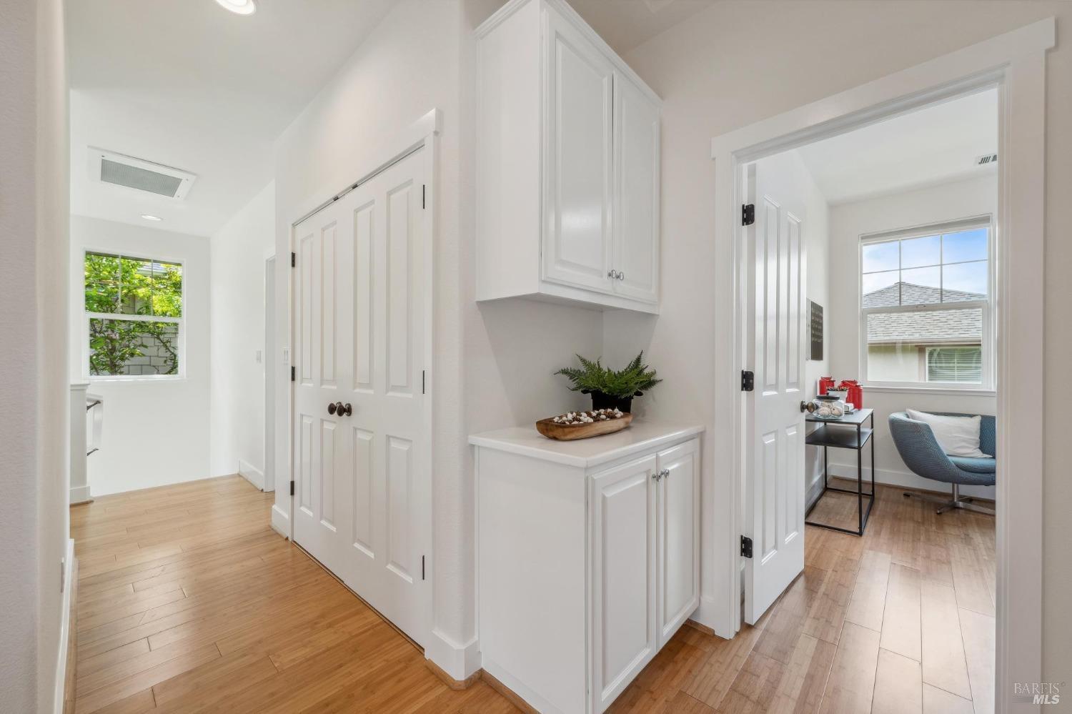 Detail Gallery Image 21 of 39 For 6 Sycamore Ct, San Rafael,  CA 94903 - 3 Beds | 2/1 Baths