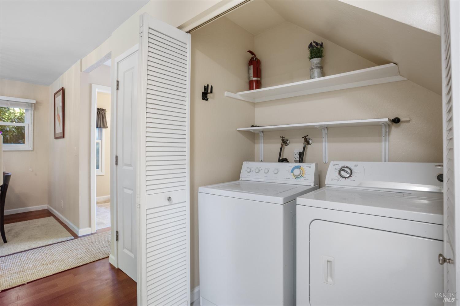 Detail Gallery Image 16 of 39 For 529 Nevada St, Sausalito,  CA 94965 - 2 Beds | 1/1 Baths