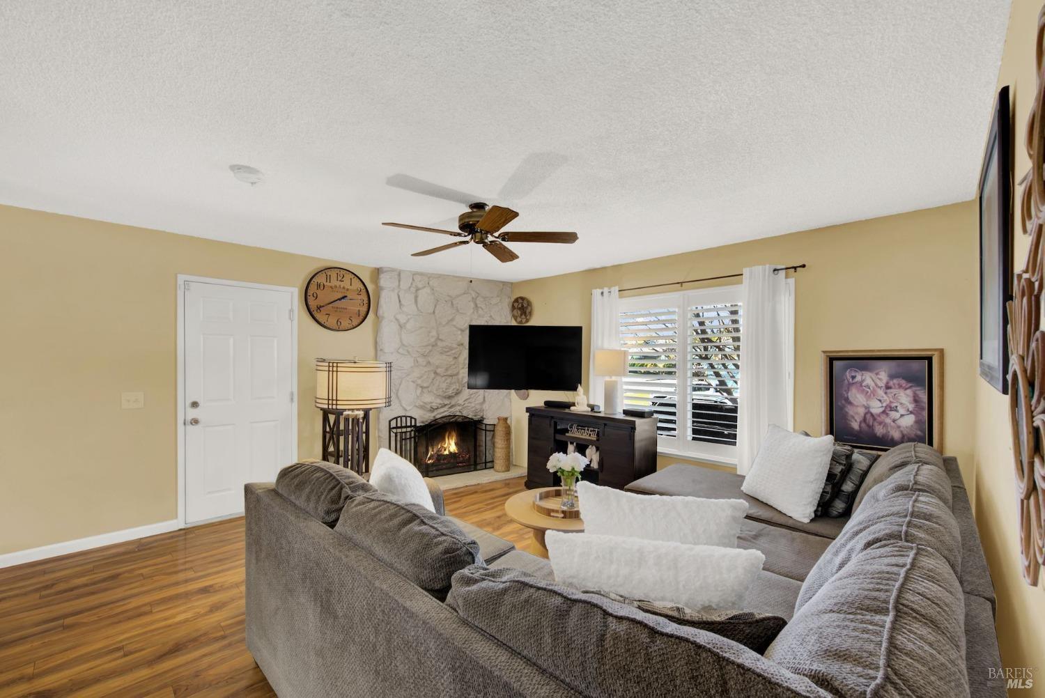 Detail Gallery Image 10 of 48 For 1798 Barton Dr, Fairfield,  CA 94534 - 3 Beds | 2 Baths