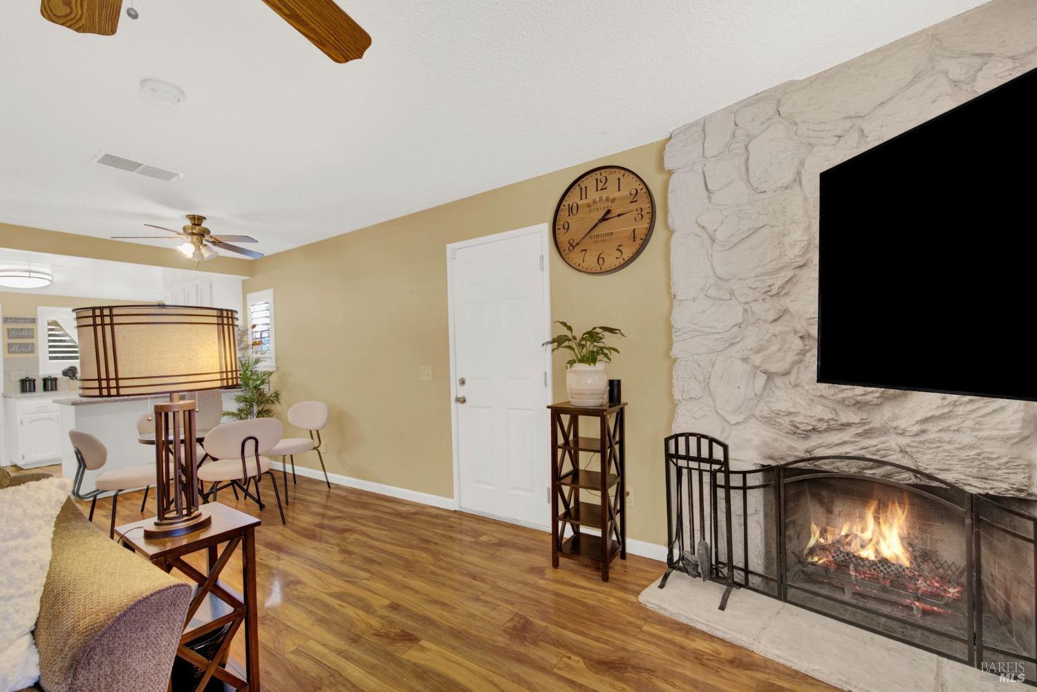 Detail Gallery Image 11 of 48 For 1798 Barton Dr, Fairfield,  CA 94534 - 3 Beds | 2 Baths