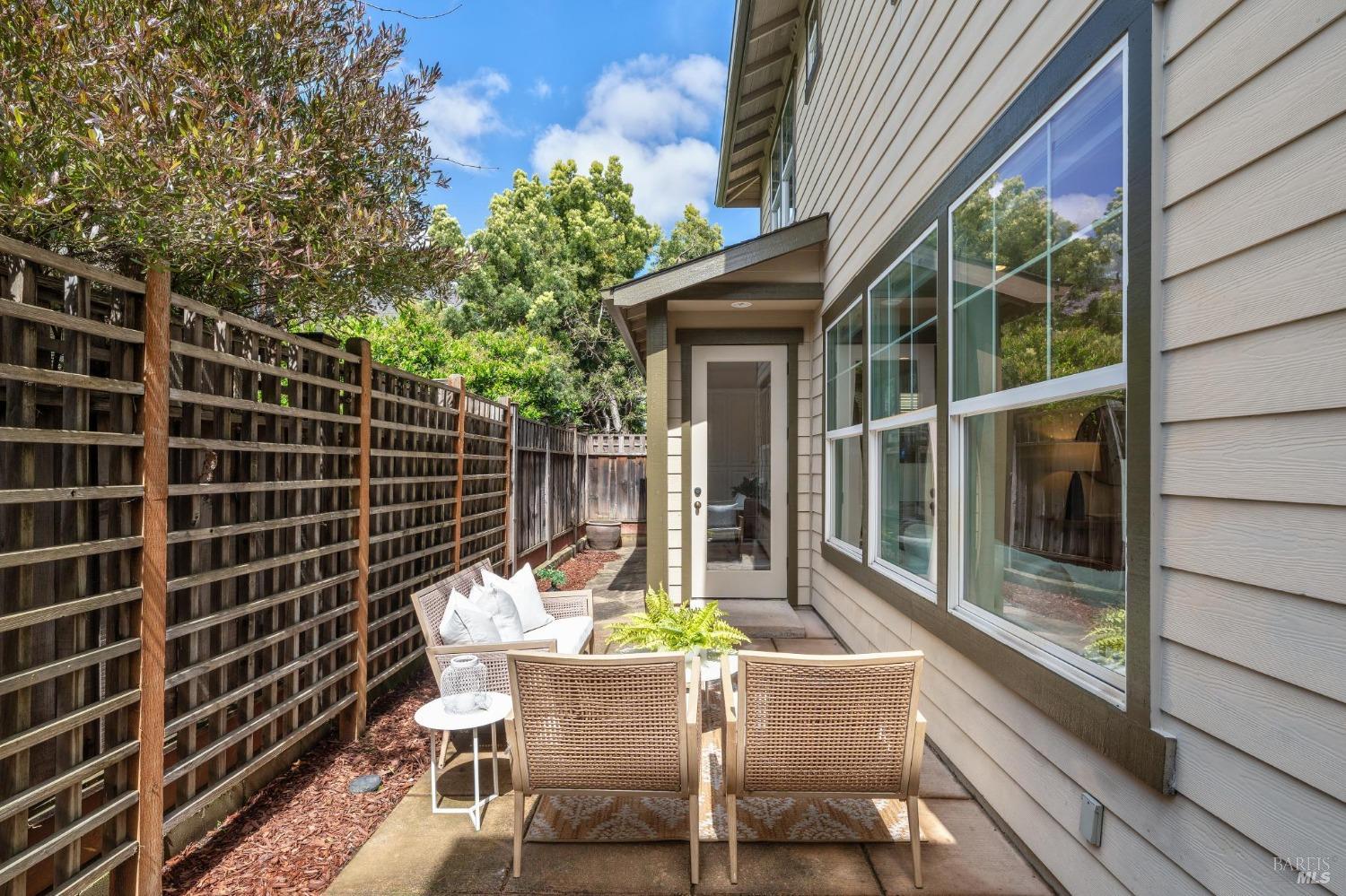 Detail Gallery Image 17 of 39 For 6 Sycamore Ct, San Rafael,  CA 94903 - 3 Beds | 2/1 Baths
