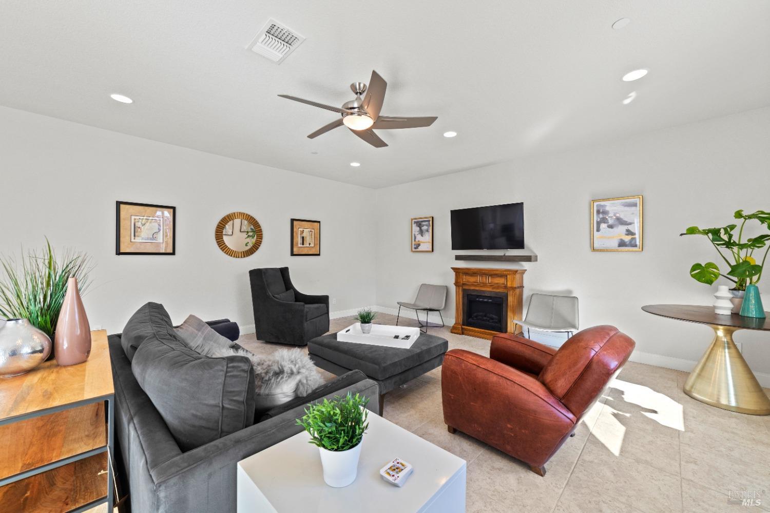 Larson Lane, Fairfield, California image 8