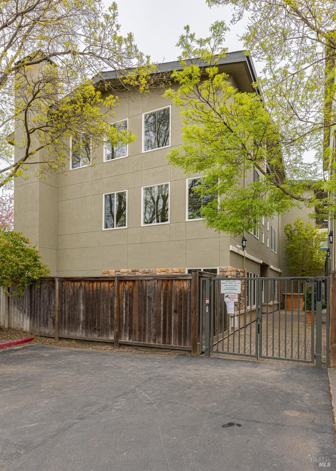 Detail Gallery Image 30 of 30 For 649 1st St #17,  Sonoma,  CA 95476 - 3 Beds | 2/1 Baths