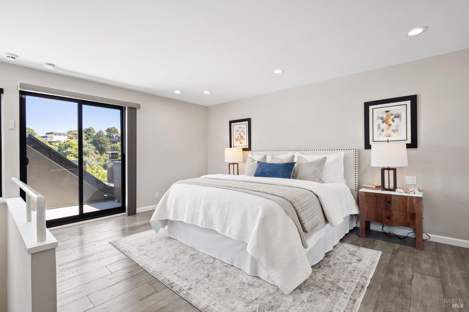 Detail Gallery Image 31 of 48 For 10 Laurel Ln, Sausalito,  CA 94965 - 4 Beds | 3/2 Baths