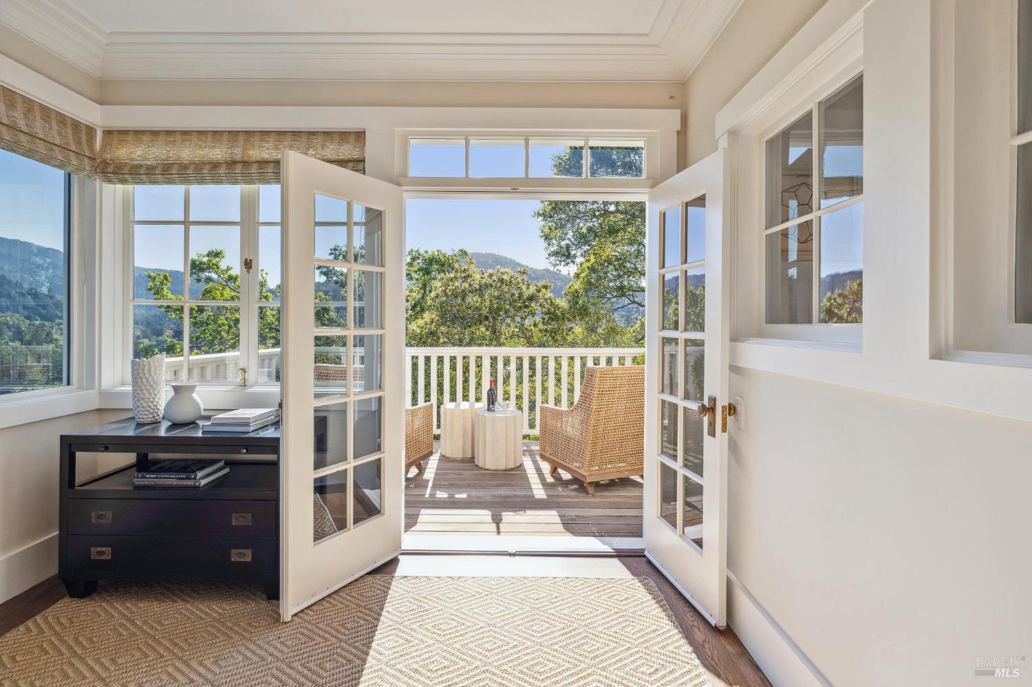 Detail Gallery Image 20 of 85 For 120 Sturdivant Ave, San Anselmo,  CA 94960 - 5 Beds | 4/1 Baths