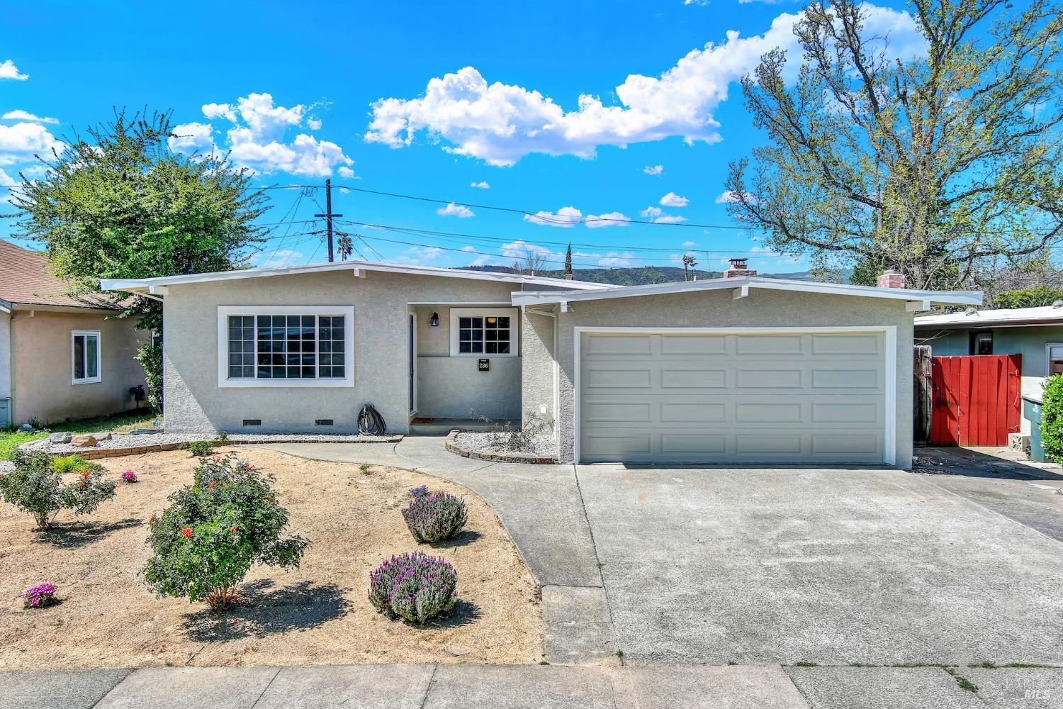 Detail Gallery Image 1 of 46 For 236 Madrone St, Vacaville,  CA 95688 - 3 Beds | 2 Baths