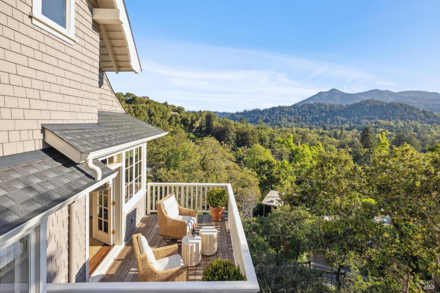 Detail Gallery Image 23 of 85 For 120 Sturdivant Ave, San Anselmo,  CA 94960 - 5 Beds | 4/1 Baths