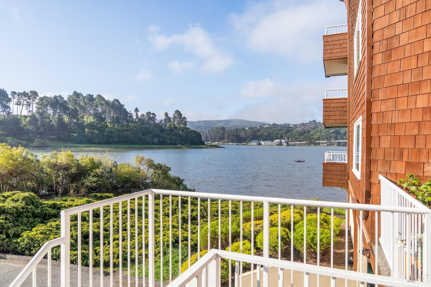 Detail Gallery Image 5 of 25 For 120 Seminary Dr 1a,  Mill Valley,  CA 94941 - 1 Beds | 1 Baths