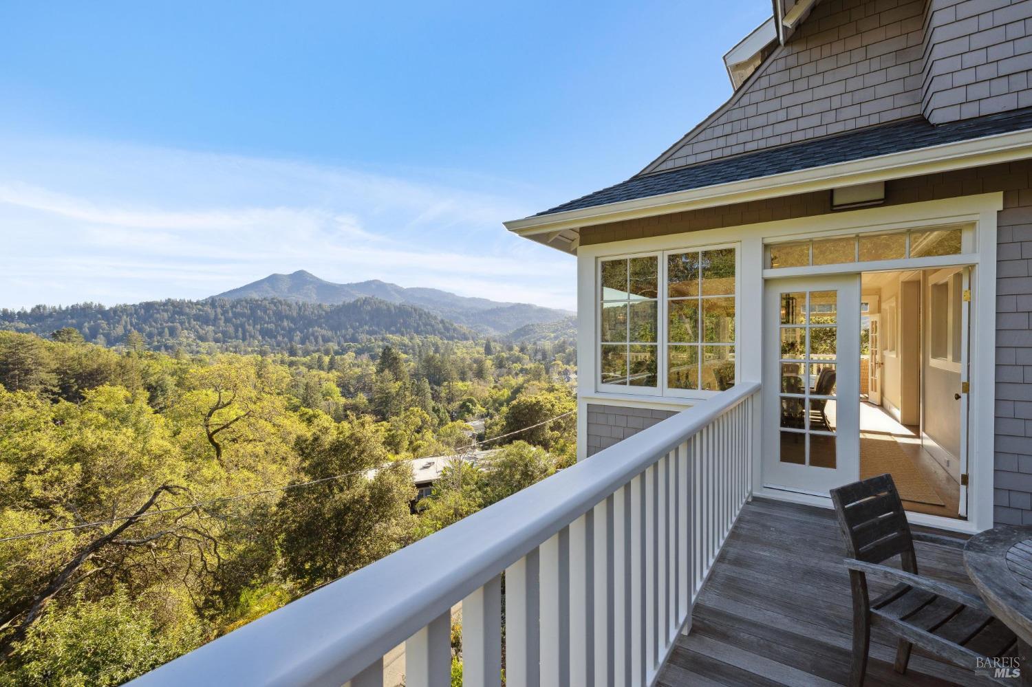 Detail Gallery Image 40 of 85 For 120 Sturdivant Ave, San Anselmo,  CA 94960 - 5 Beds | 4/1 Baths
