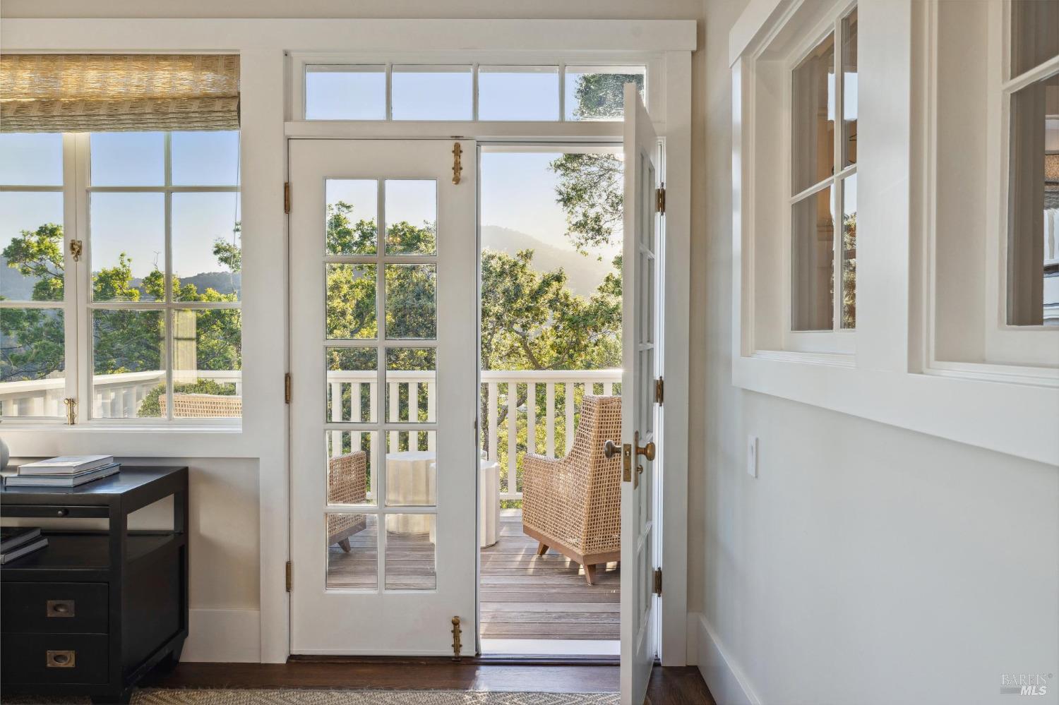 Detail Gallery Image 21 of 85 For 120 Sturdivant Ave, San Anselmo,  CA 94960 - 5 Beds | 4/1 Baths