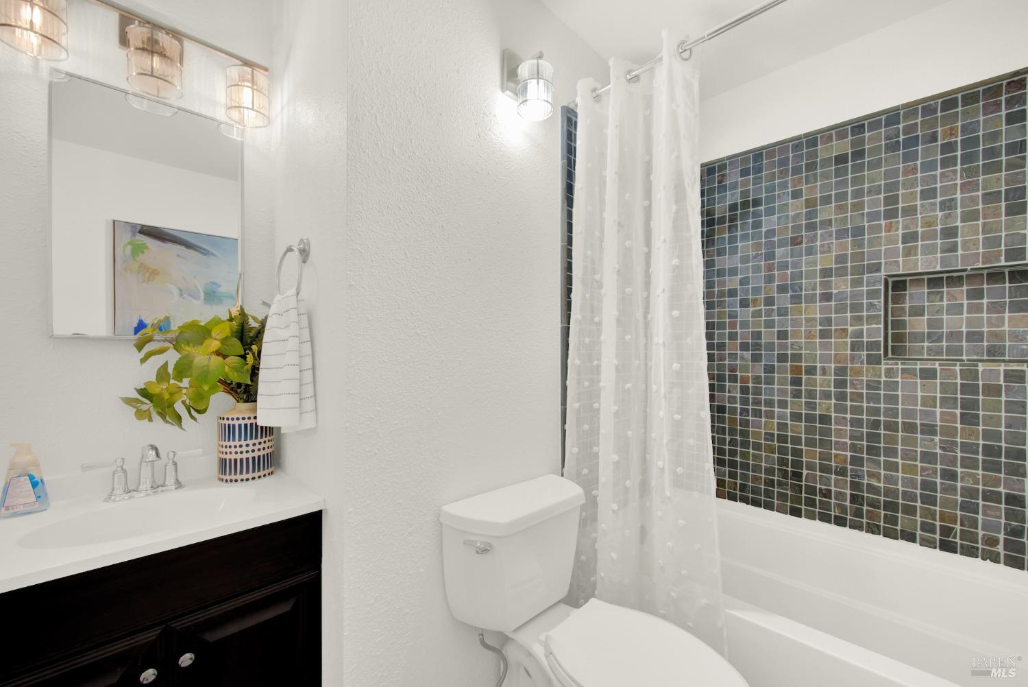 Detail Gallery Image 28 of 46 For 236 Madrone St, Vacaville,  CA 95688 - 3 Beds | 2 Baths