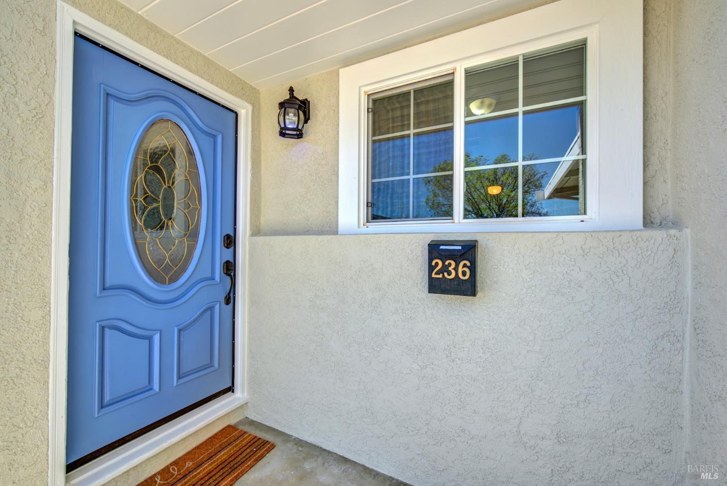 Detail Gallery Image 5 of 46 For 236 Madrone St, Vacaville,  CA 95688 - 3 Beds | 2 Baths